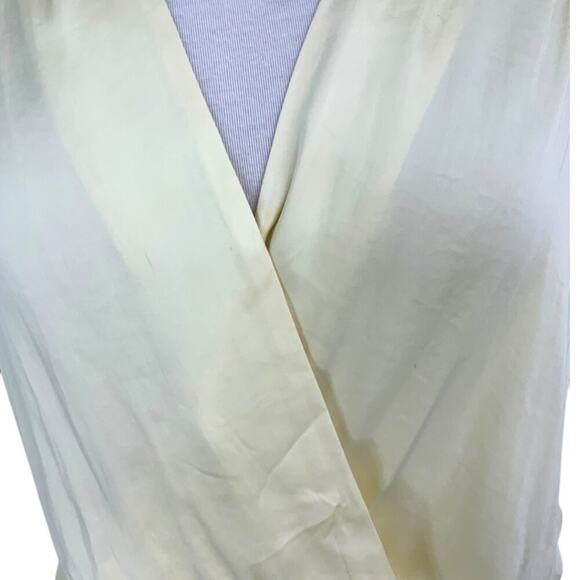 Paige Felicity Puff Sleeve Blouse In Pale Daffodil Size Large NWOT $179 MSRP - Picture 8 of 9